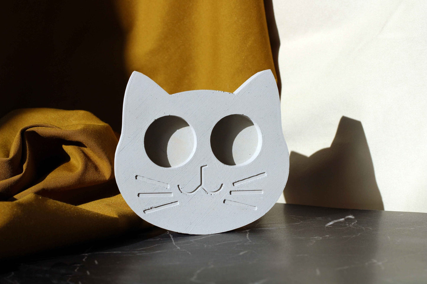 CONCRETE CAT-FACE TEALIGHT HOLDER